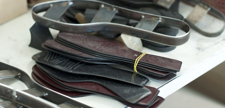 汽車電子電氣架構簡介?安博檢測專業為您提供移動電源FCC-SDOC認證服務，產品檢測認證找哪家機構 